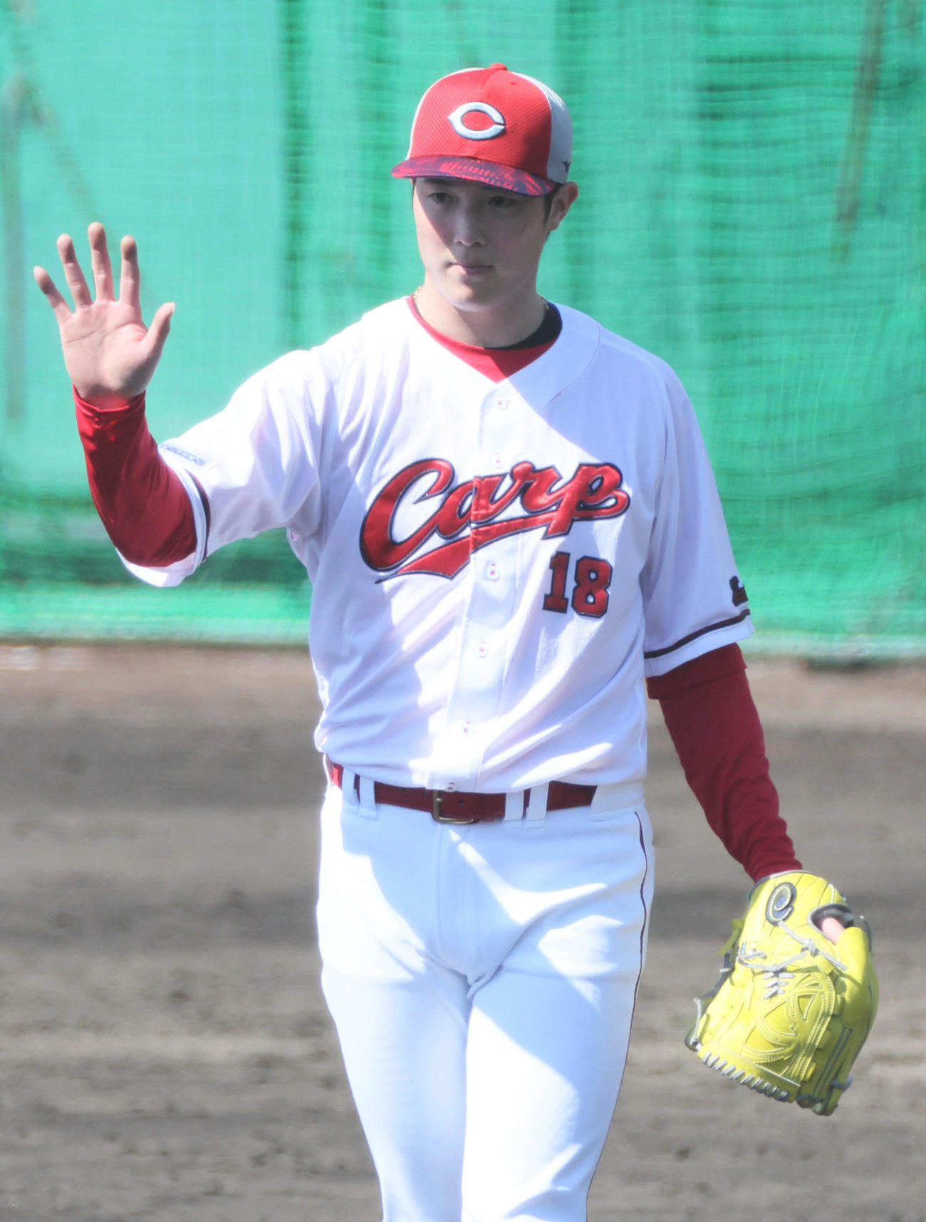 シート打撃で投げる広島森下（撮影・加藤孝規）