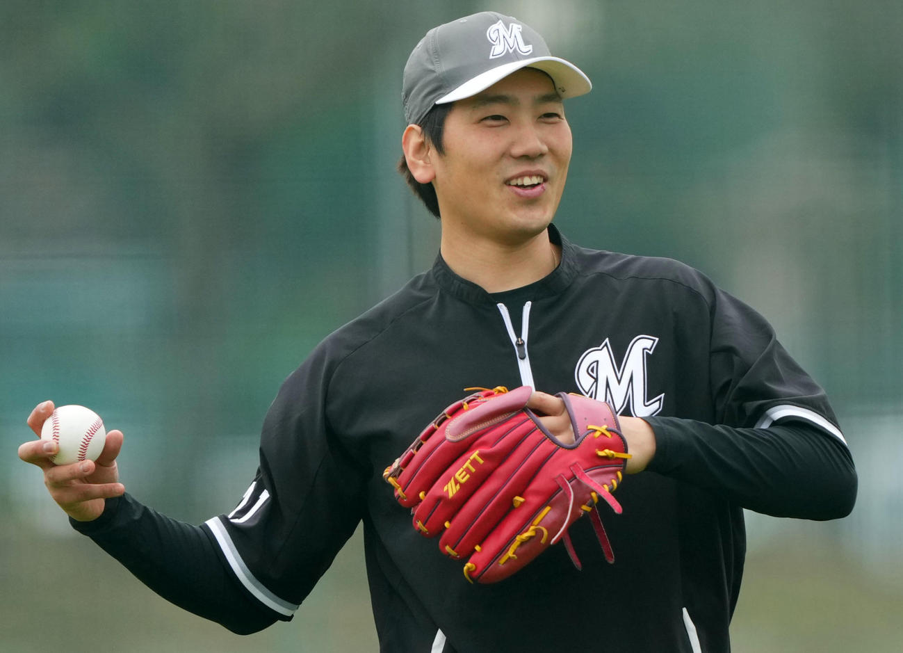 ロッテ石川柊太（2025年2月23日撮影）