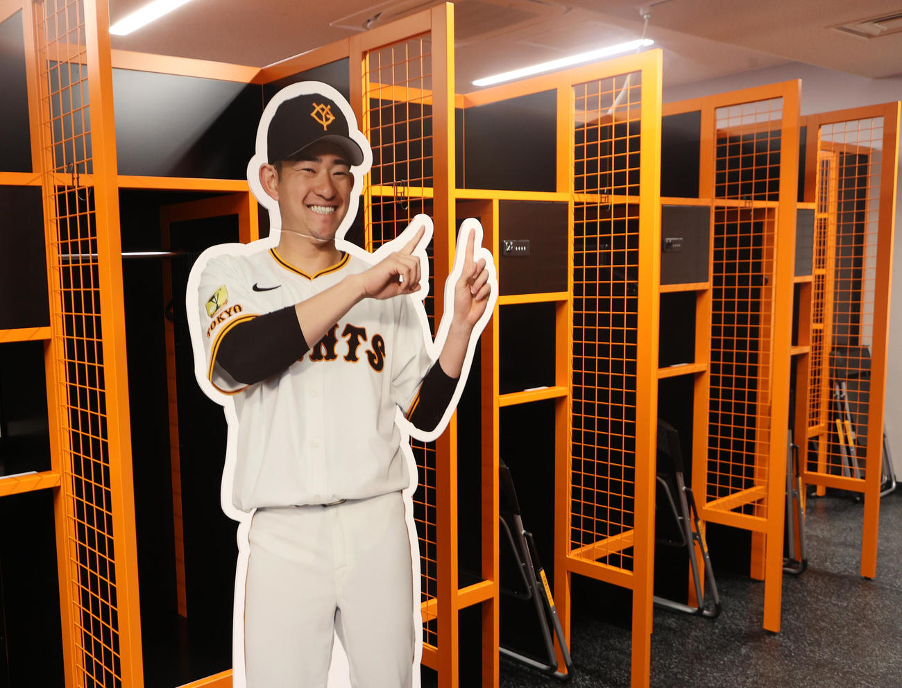 ジャイアンツタウンスタジアムの内覧会で公開された巨人のロッカールーム（撮影・水谷安孝）