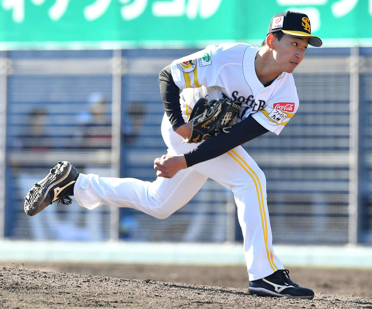 ソフトバンク対韓国ロッテ　8回表から登板した、ソフトバンク5番手の前田悠（撮影・岩下翔太）