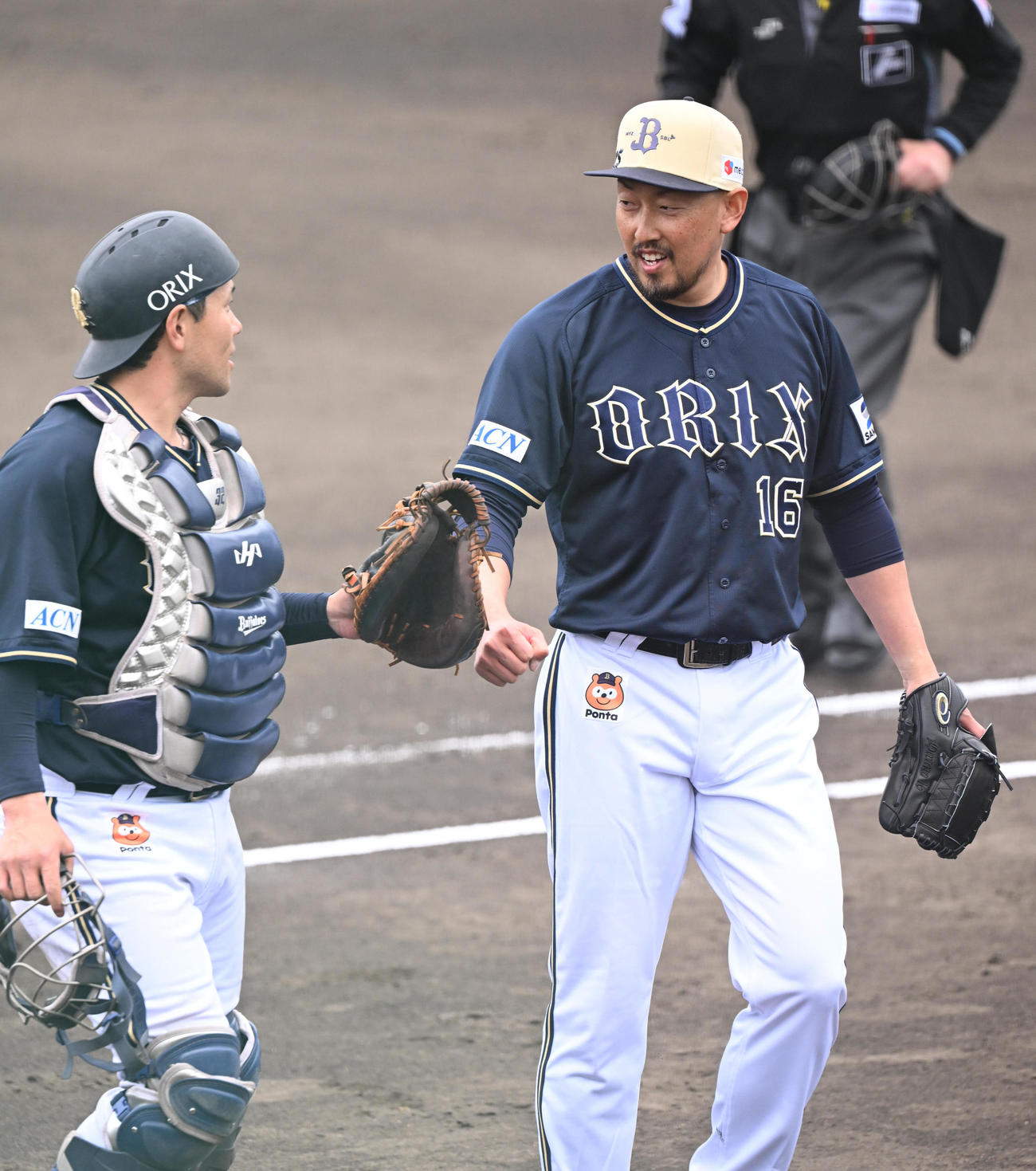 韓国ロッテ戦の5回、オリックス2番手で登板し無失点とした平野佳（撮影・和賀正仁）