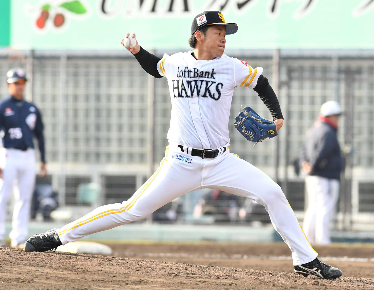 ソフトバンク対斗山ベアーズ　9回表に8番手で登板した岩崎（撮影・岩下翔太）