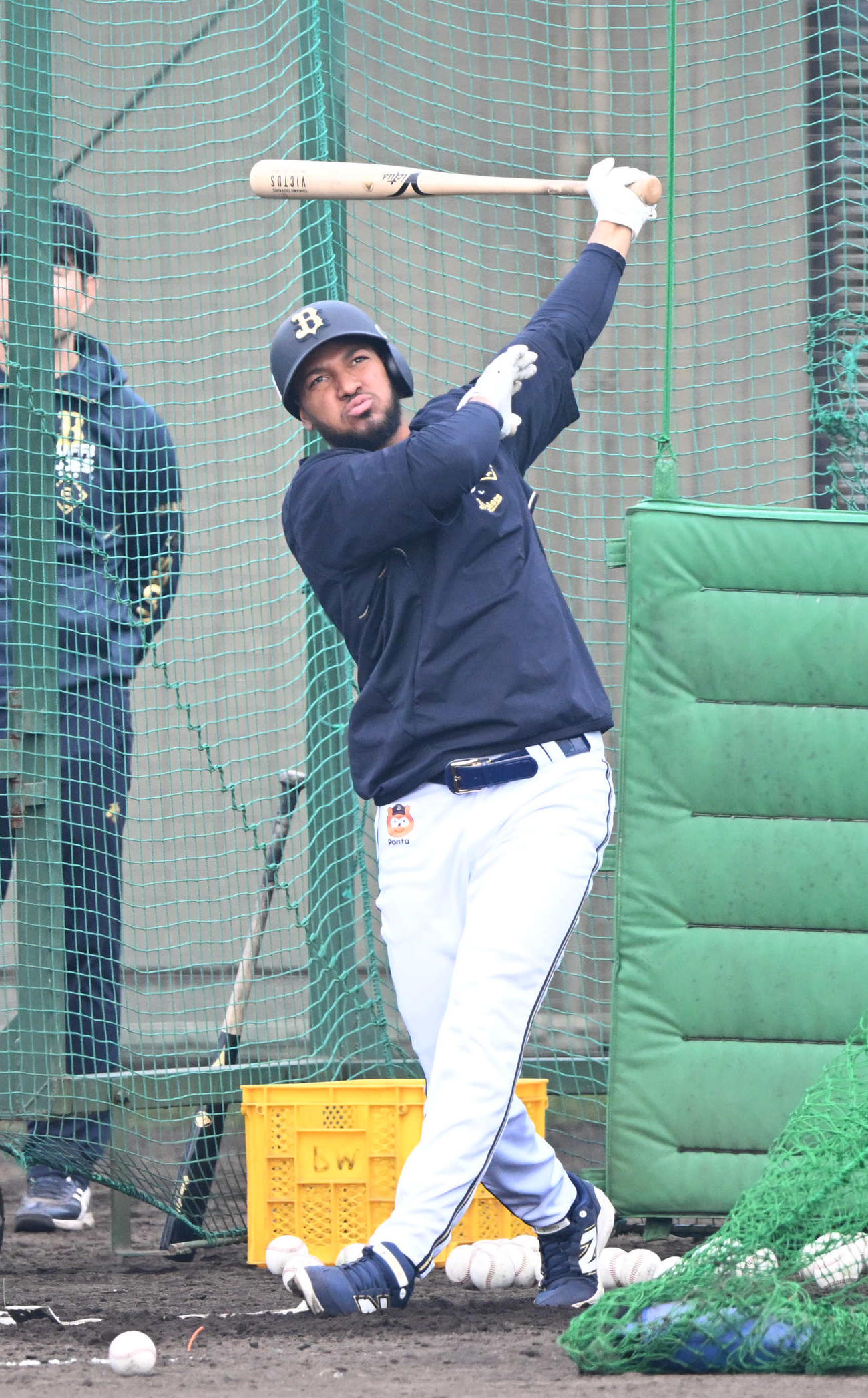 フリー打撃を行うオリックスのオリバレス（撮影・和賀正仁）