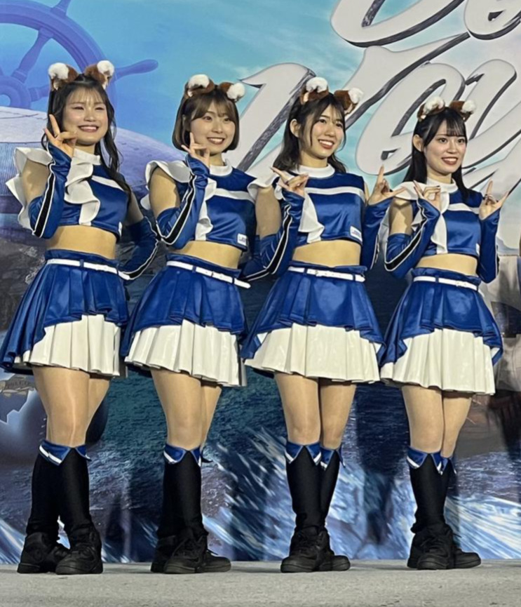 撮影会に臨むファイターズガール（撮影・永野高輔）