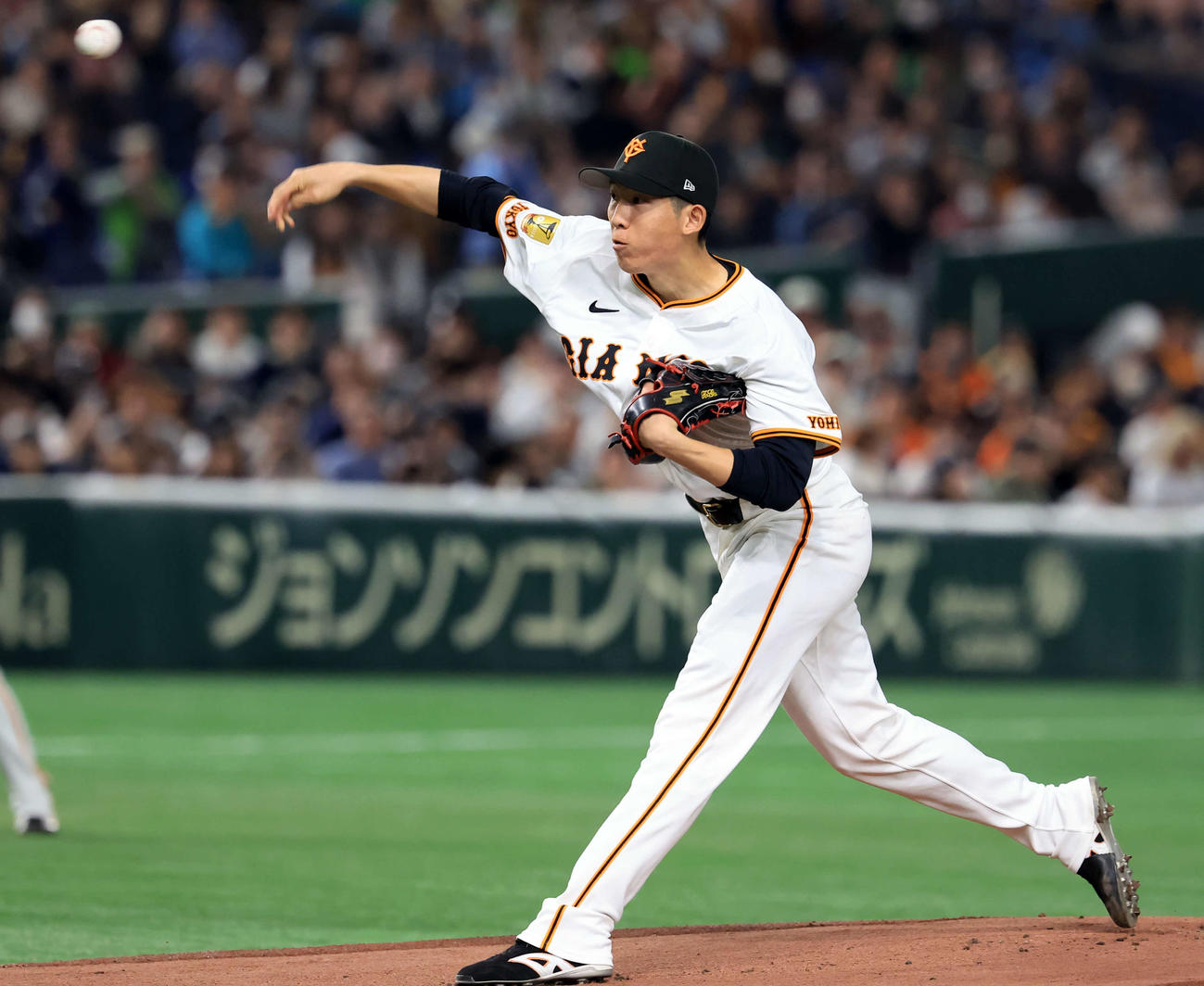 巨人対ヤクルト　力投する巨人先発の戸郷（撮影・浅見桂子）