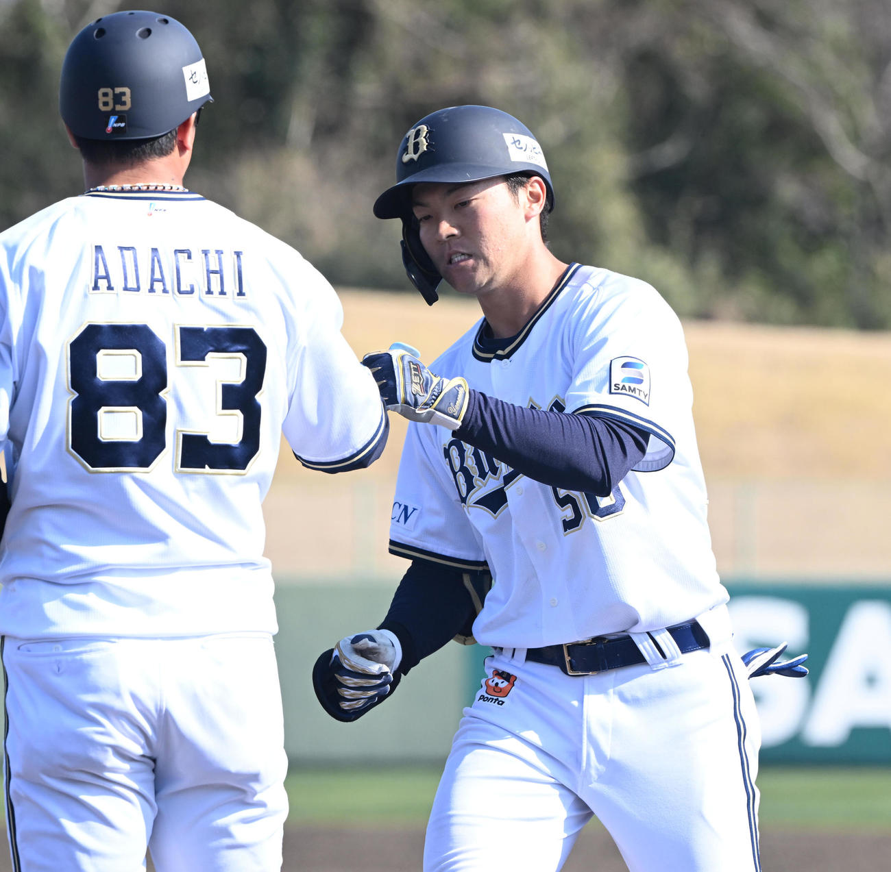 オリックス対斗山　5回裏、中前適時打を放ったオリックス山中（撮影・和賀正仁）