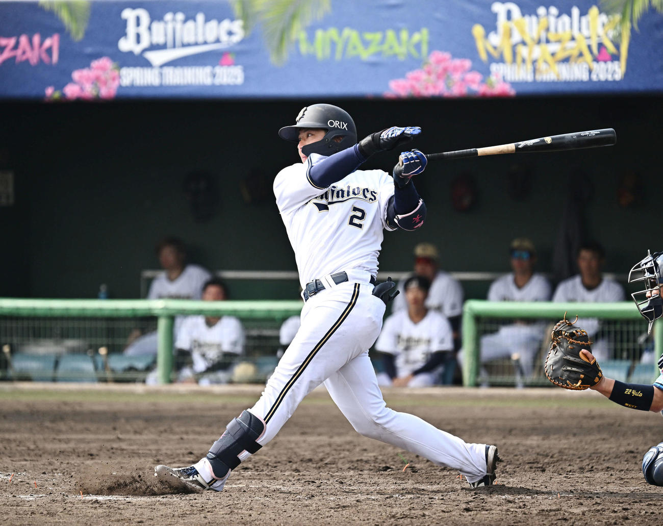 オリックス対西武　5回裏オリックス2死二塁、若月は中前適時打を放つ（撮影・滝沢徹郎）