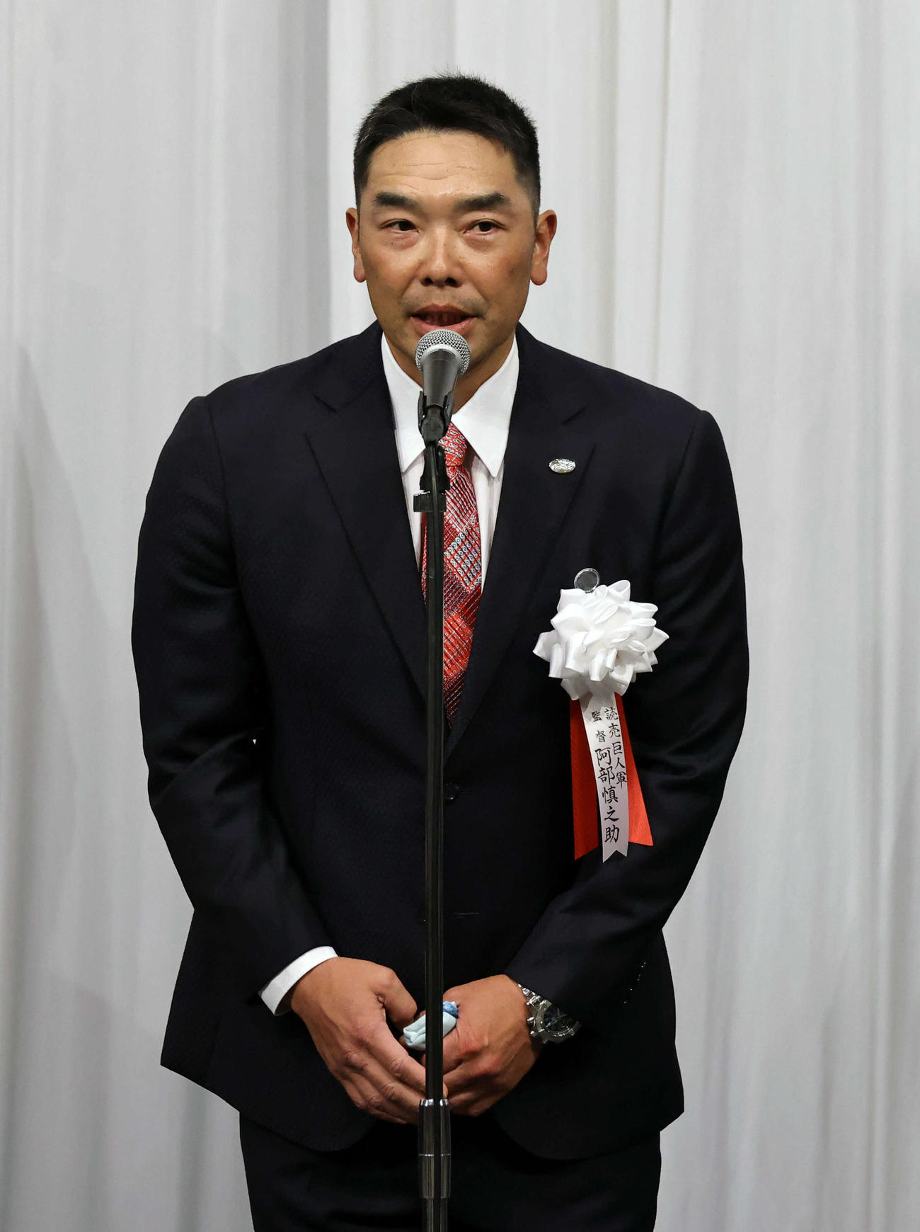 「第33回燦燦会総会」に出席した巨人阿部監督（代表撮影）
