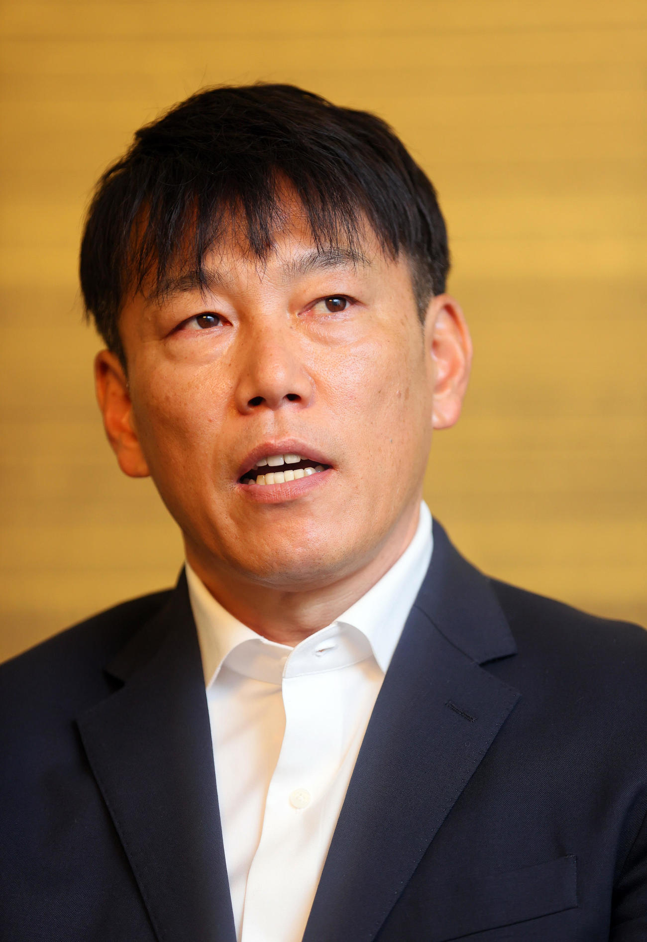 会見する侍ジャパン井端監督（撮影・上山淳一）