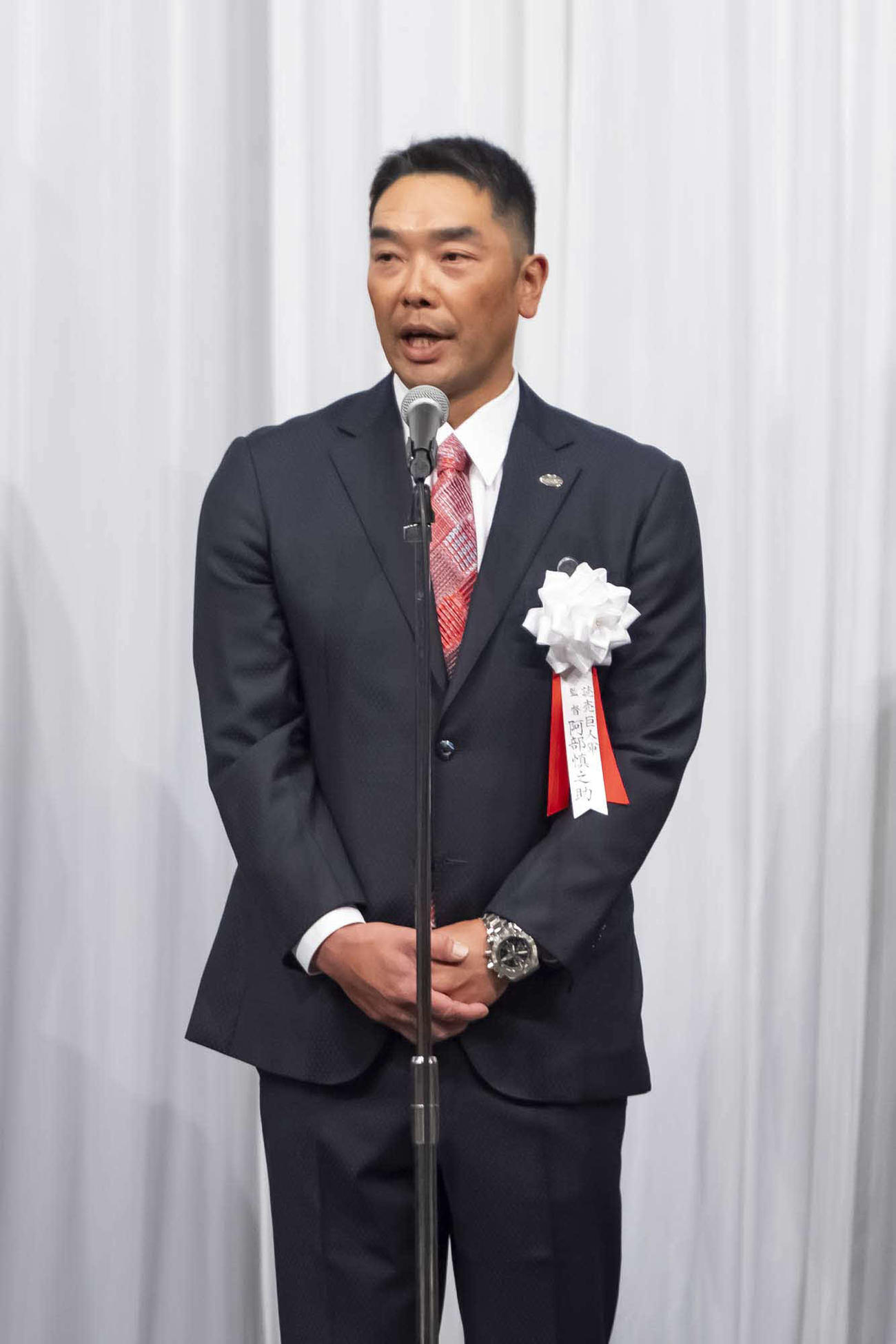 「第33回燦燦会総会」に出席した巨人阿部監督（代表撮影）