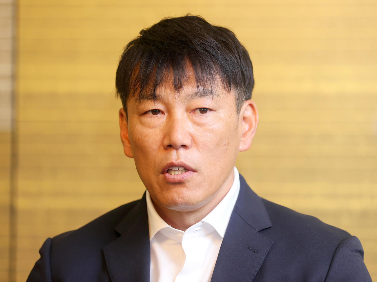 会見する侍ジャパン井端監督（撮影・上山淳一）