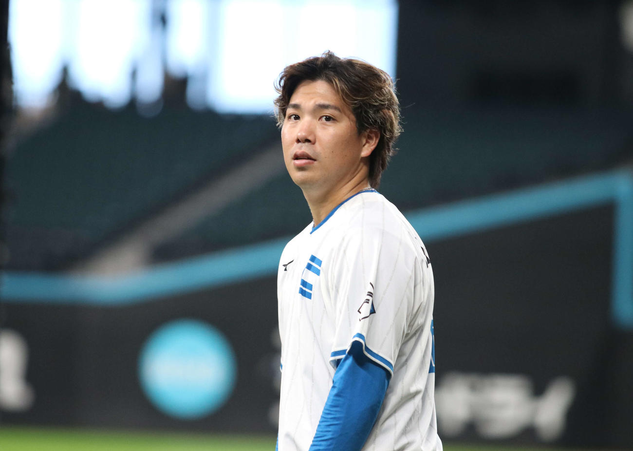 エスコンフィールドでブルペン入りした日本ハム金村（撮影・木下大輔）