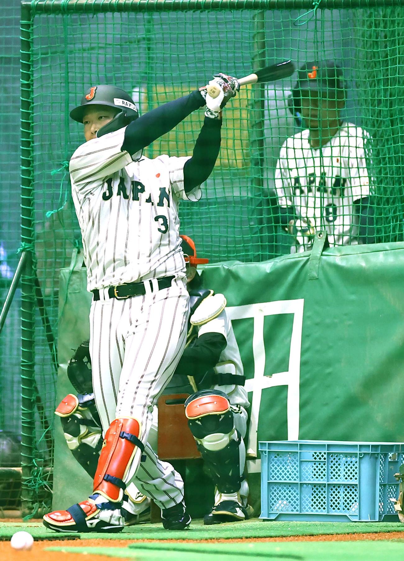フリー打撃練習をする大山（撮影・上田博志）