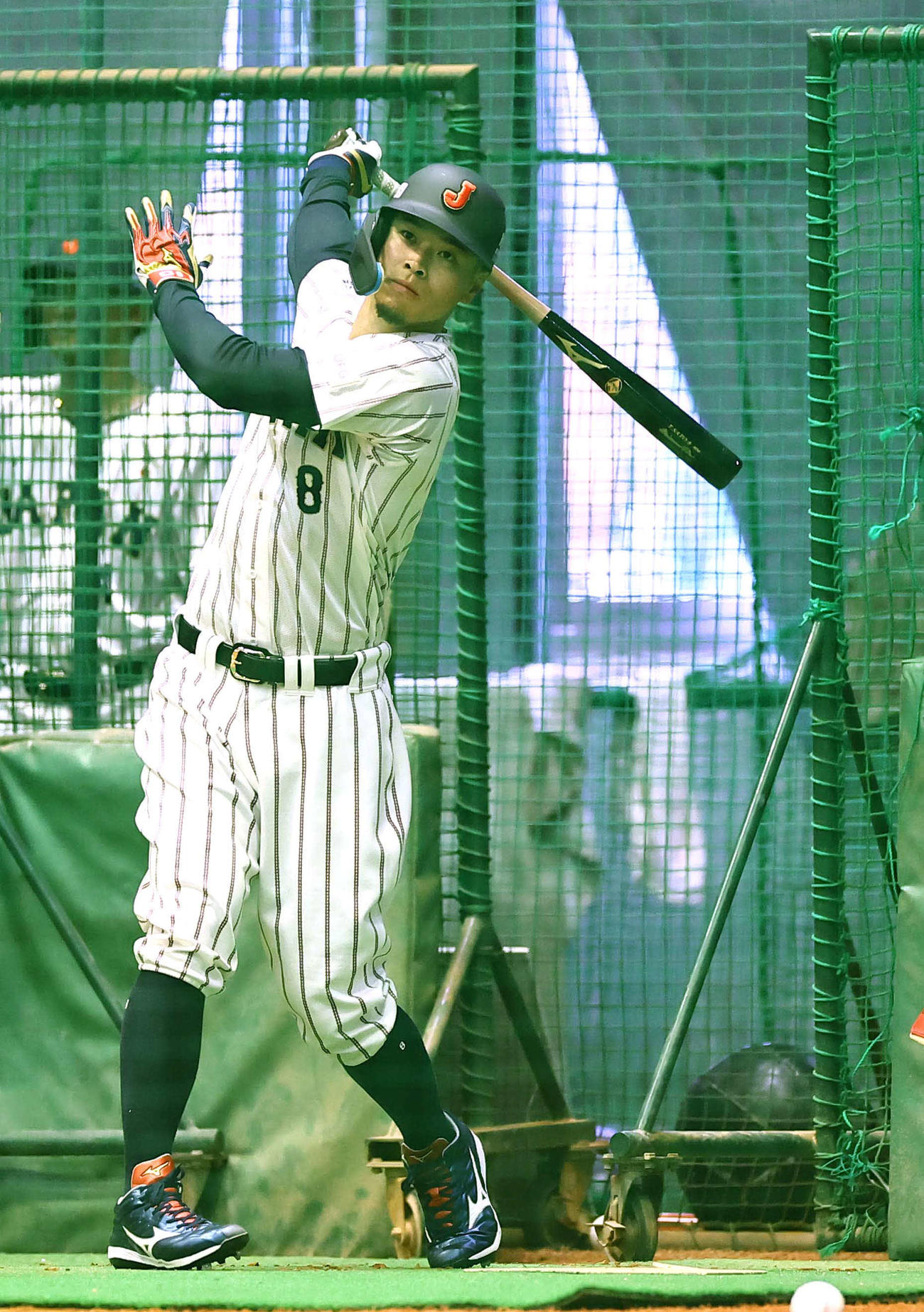 フリー打撃練習をする佐藤輝（撮影・上田博志）