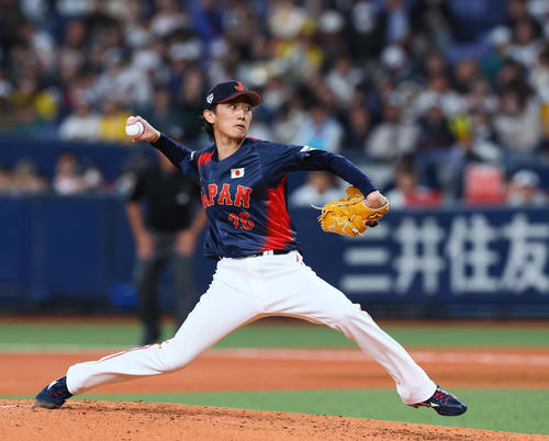 オランダ対日本 3回、2番手で登板した日本大津(撮影・藤尾明華)