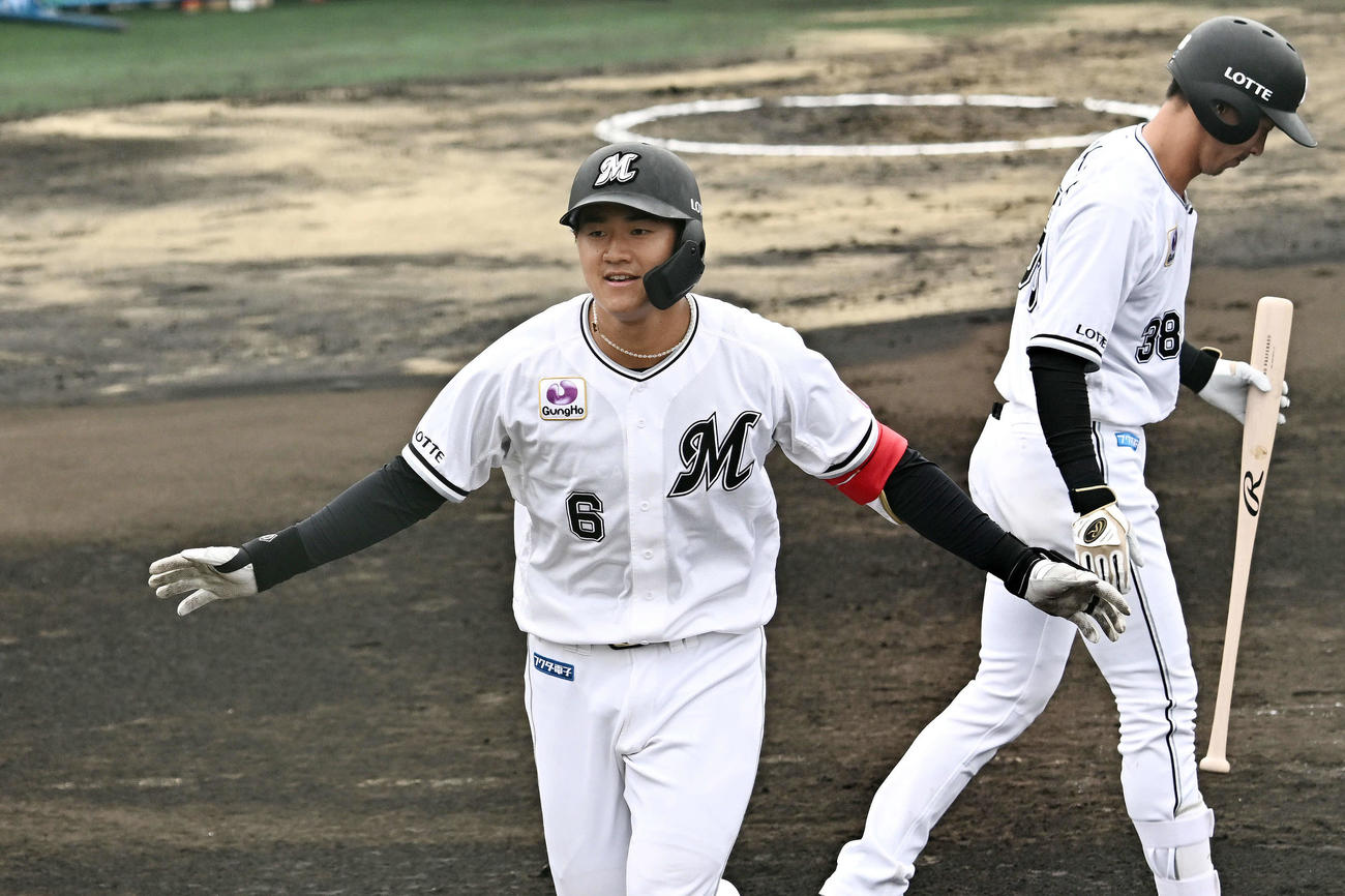 ロッテ西川史礁（2月28日撮影）