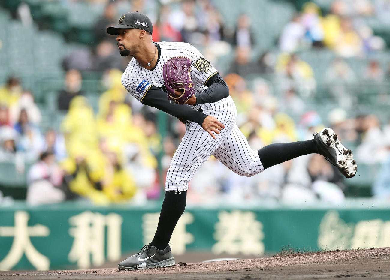 阪神対中日　力投する阪神先発のデュプランティエ（撮影・前田充）