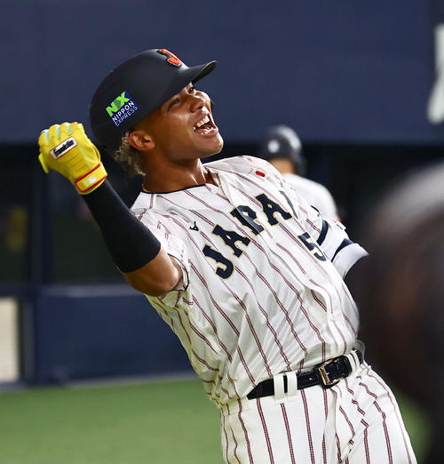 侍ジャパン】1番水谷瞬が先制弾「初球から積極的にいきました」初回に