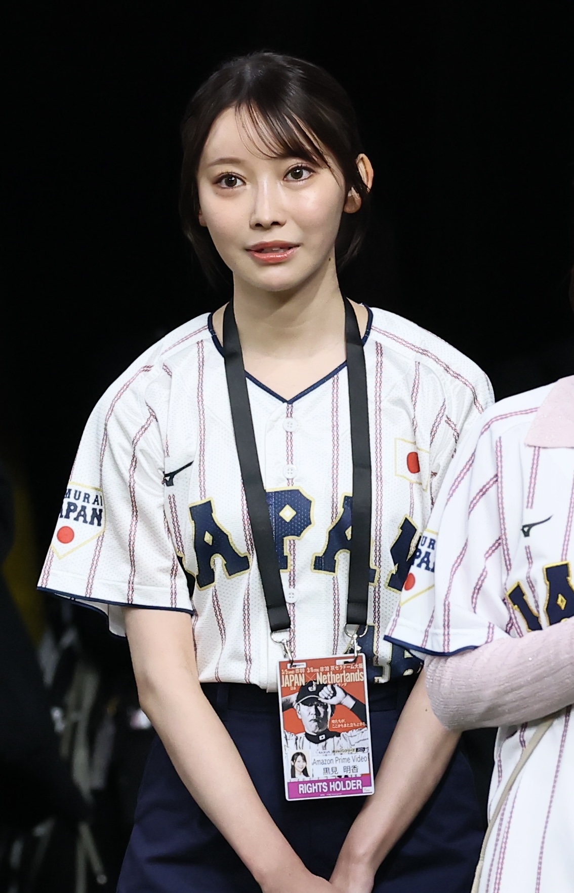 日本対オランダ　練習を見学する乃木坂46の黒見明香（撮影・藤尾明華）