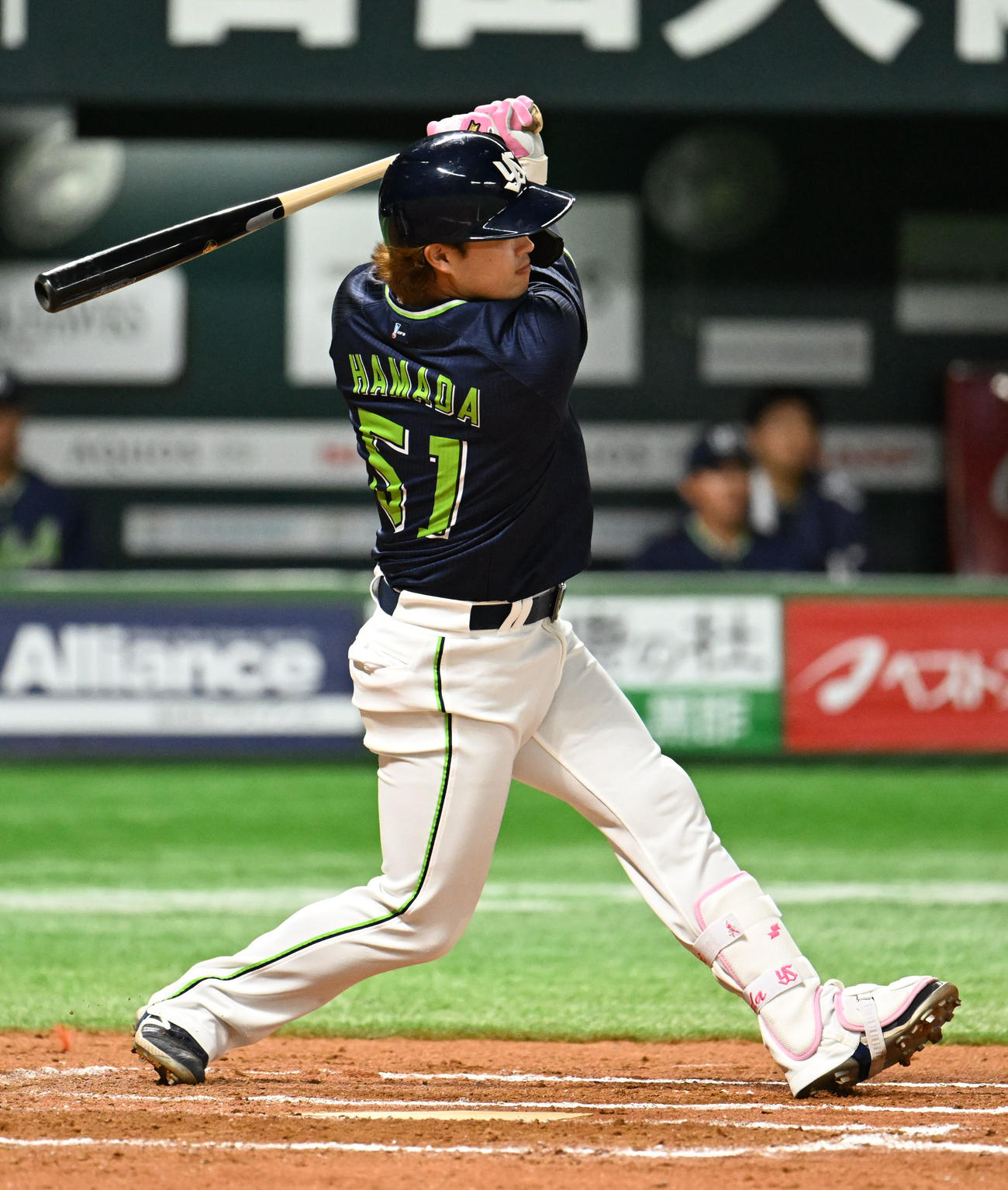 ソフトバンク対ヤクルト　7回表ヤクルト無死、浜田は左越えに先制本塁打を放つ（撮影・林敢治）