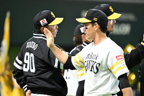 栗原菜摘 ソフトバンク】25年型打線「新5番」候補栗原陵矢が決勝適時二塁打