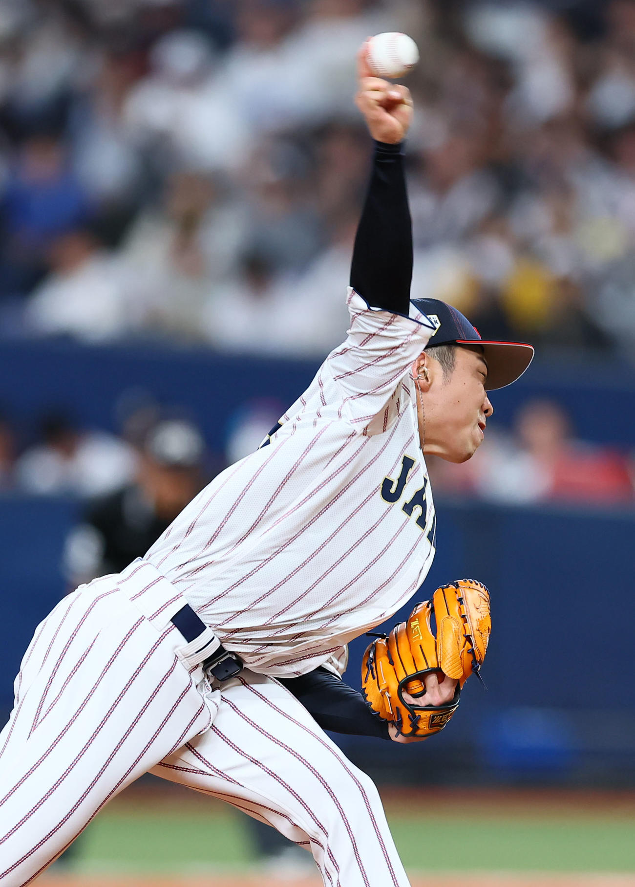 日本対オランダ　8回、5番手で登板した石井（撮影・藤尾明華）