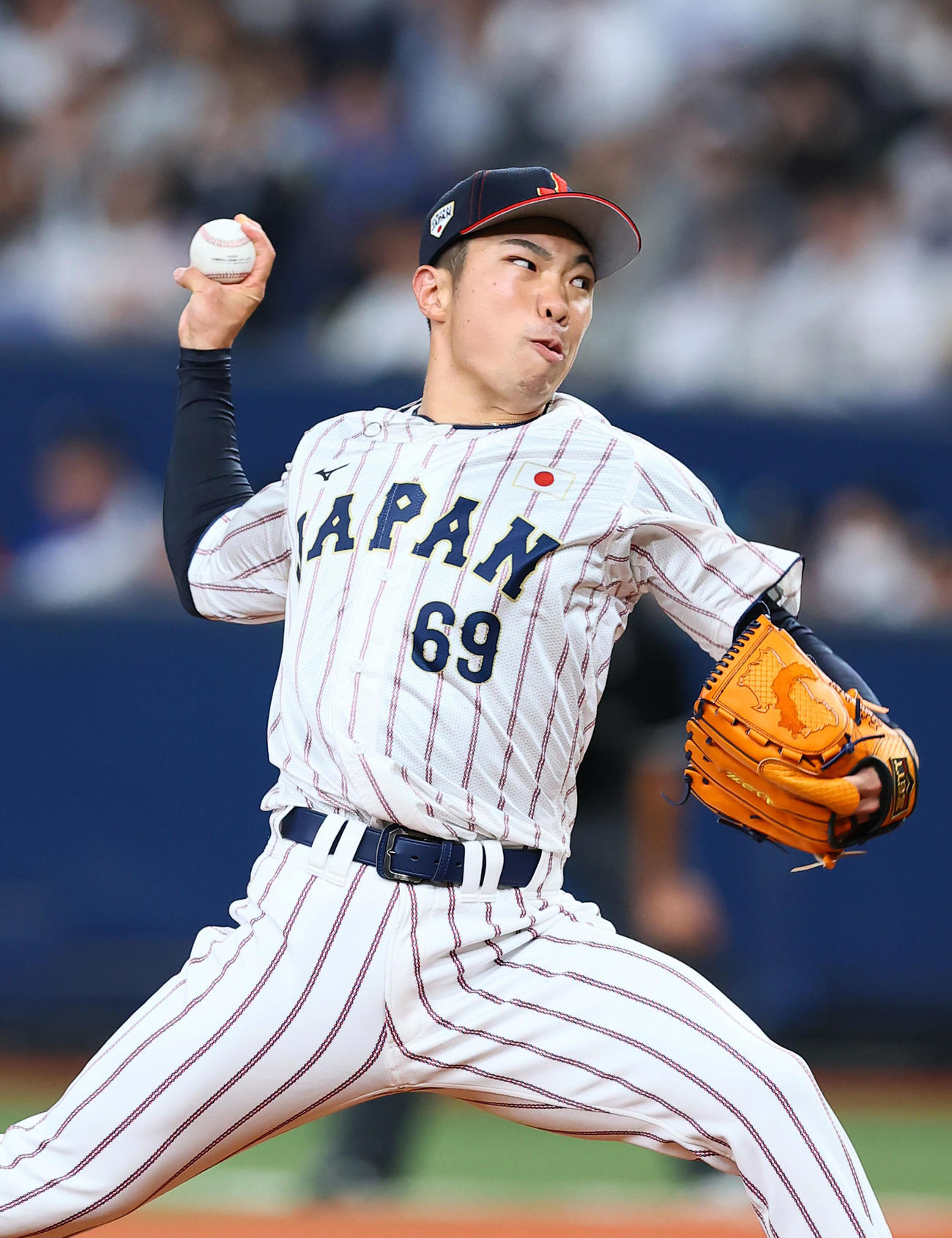 日本対オランダ　8回、5番手で登板した石井（撮影・藤尾明華）