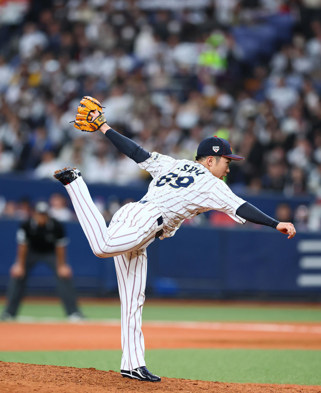 日本対オランダ　8回、5番手で登板した石井（撮影・藤尾明華）