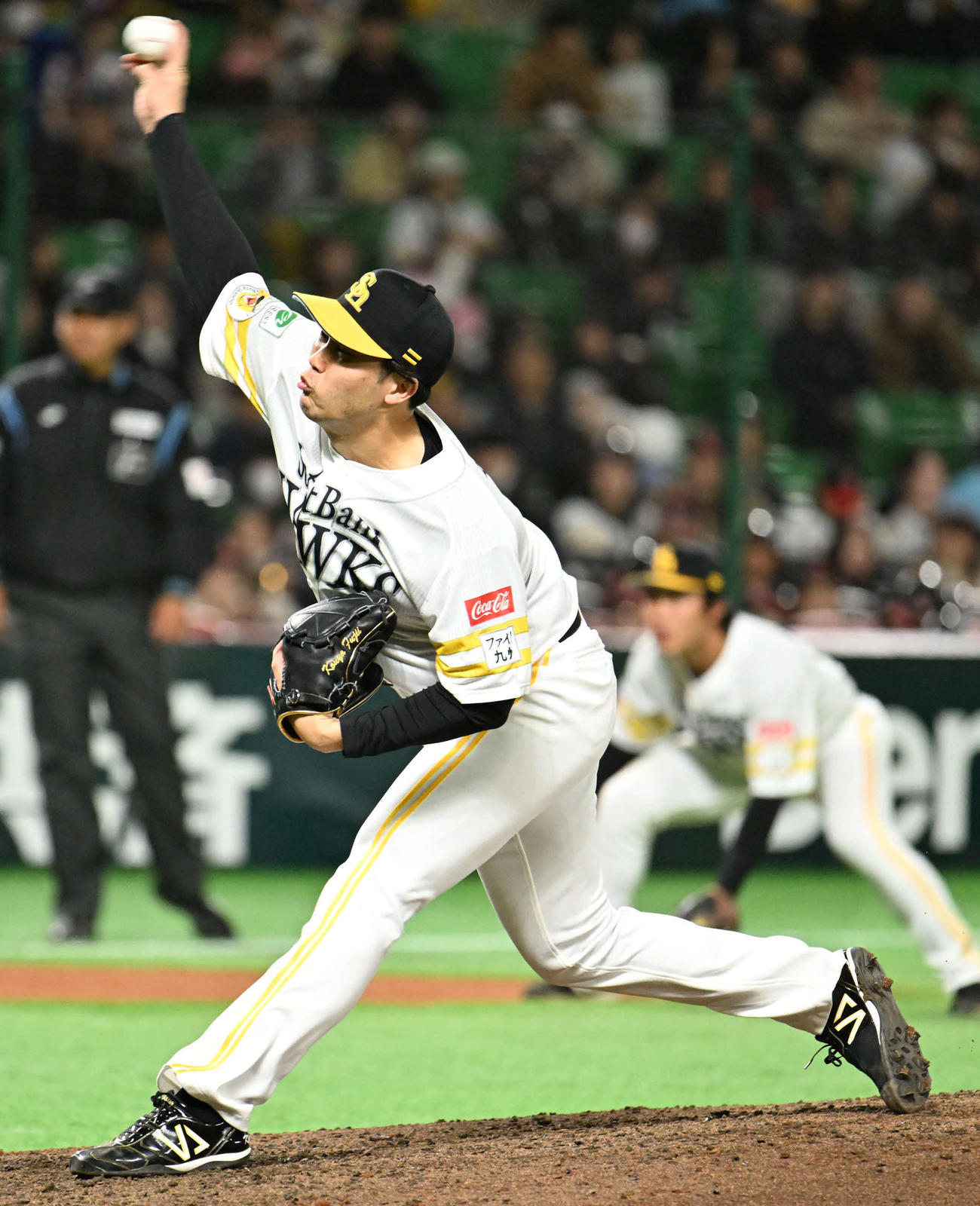 ソフトバンク対ヤクルト　5番手に登板したソフトバンク藤井（撮影・林敢治）