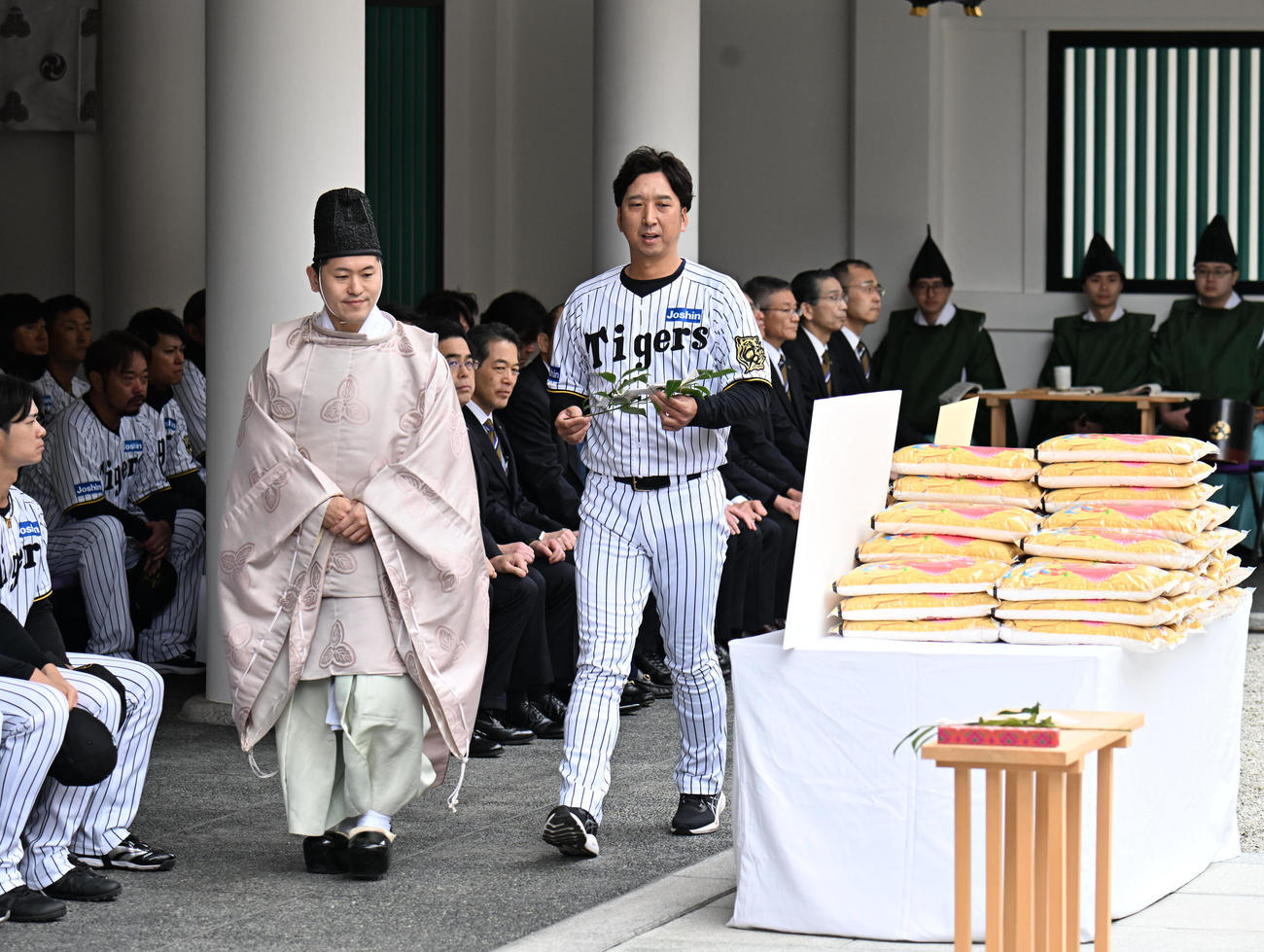 西宮神社で必勝祈願を行う阪神藤川監督（撮影・和賀正仁）