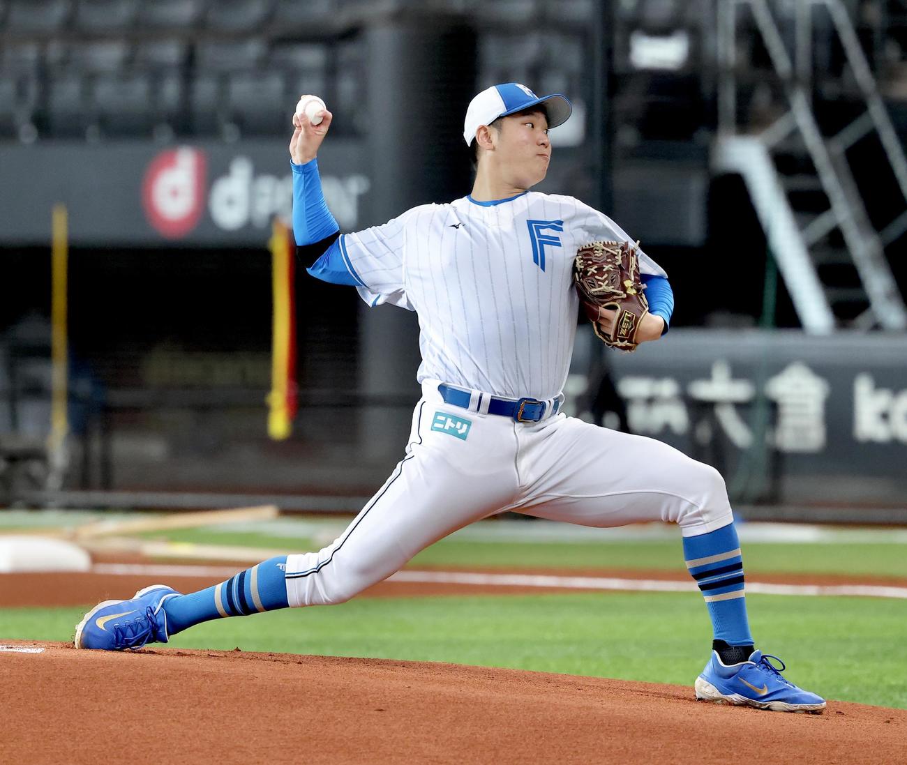 日本ハム対西武　試合前、ライブBPに臨む日本ハム古林睿煬（撮影・河田真司）
