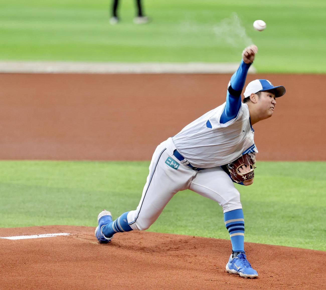 日本ハム対西武　試合前、ライブBPに臨む日本ハム古林睿煬（撮影・河田真司）