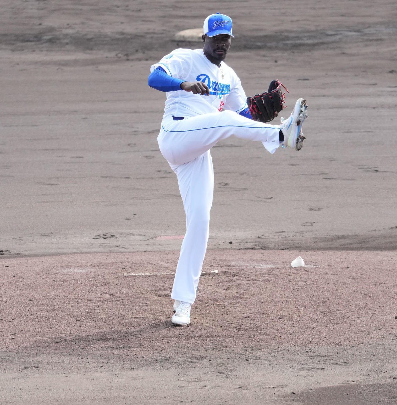 シート打撃練習で登板するマルテ（撮影・森本幸一）