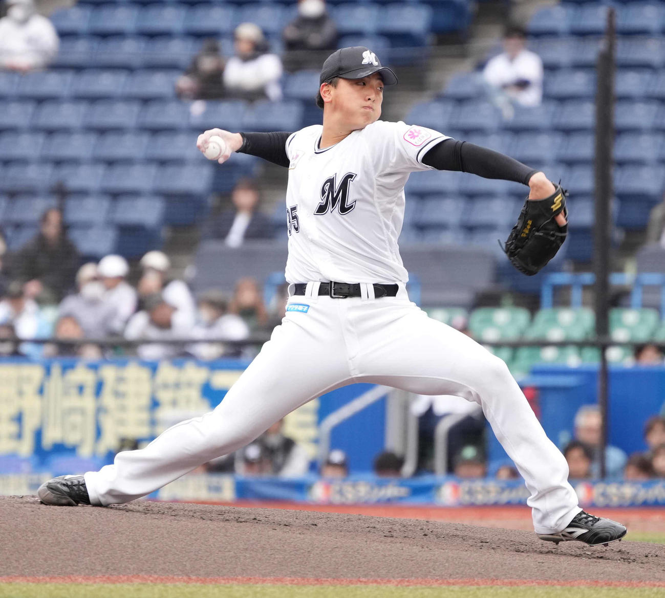 ロッテ対広島　ロッテ2番手で登板した田中晴（撮影・小沢裕）