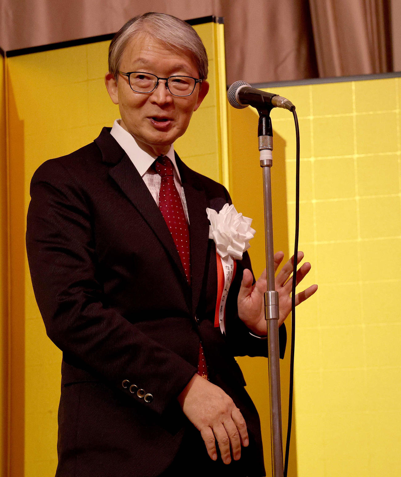「第11回　関西燦燦会総会」に出席し、あいさつした巨人山口オーナー（代表撮影）