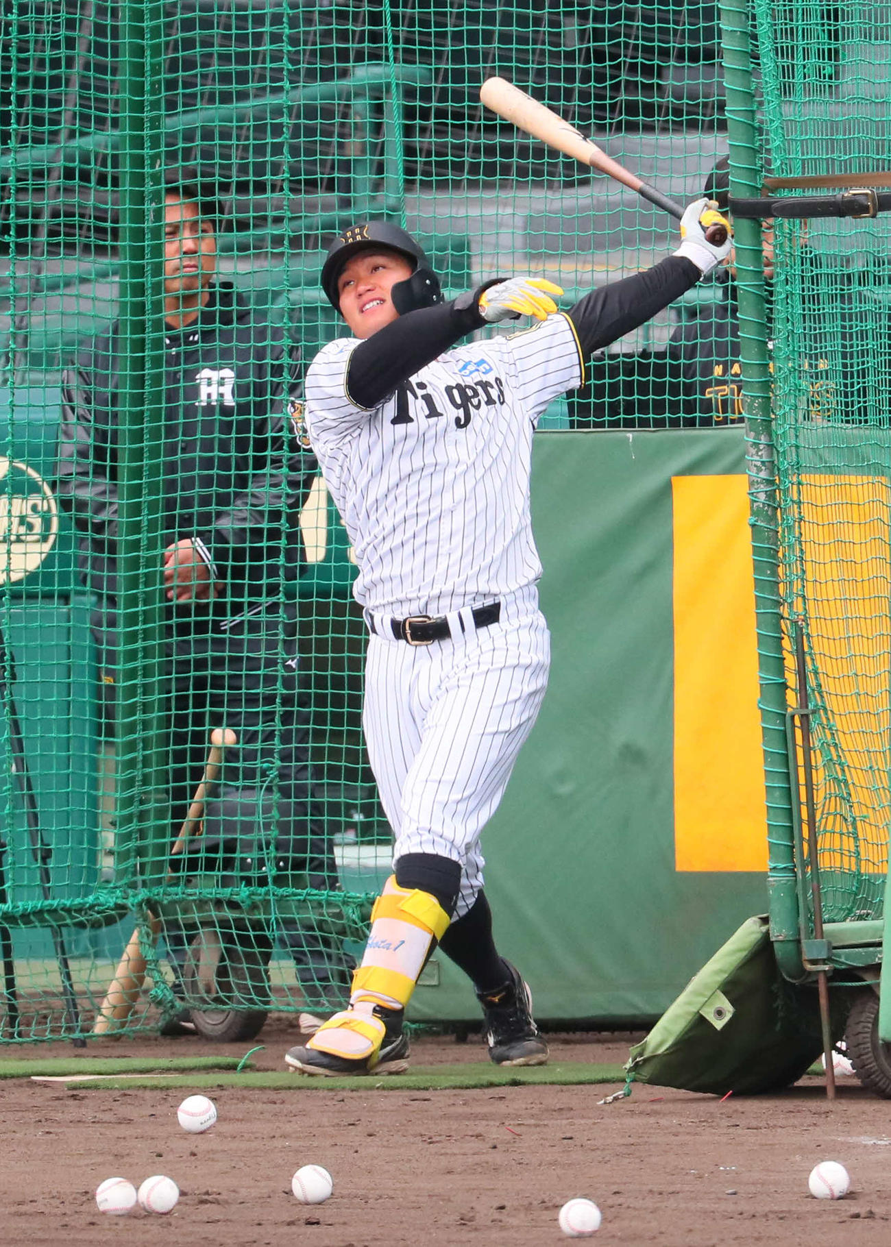 フリー打撃に励む阪神森下（撮影・宮崎幸一）