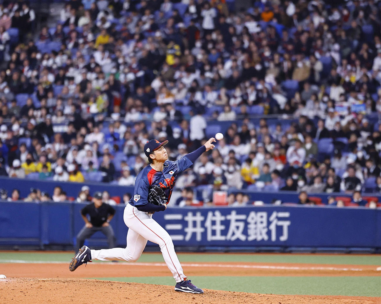 オランダ対日本　8回から登板した日本曽谷（撮影・藤尾明華）