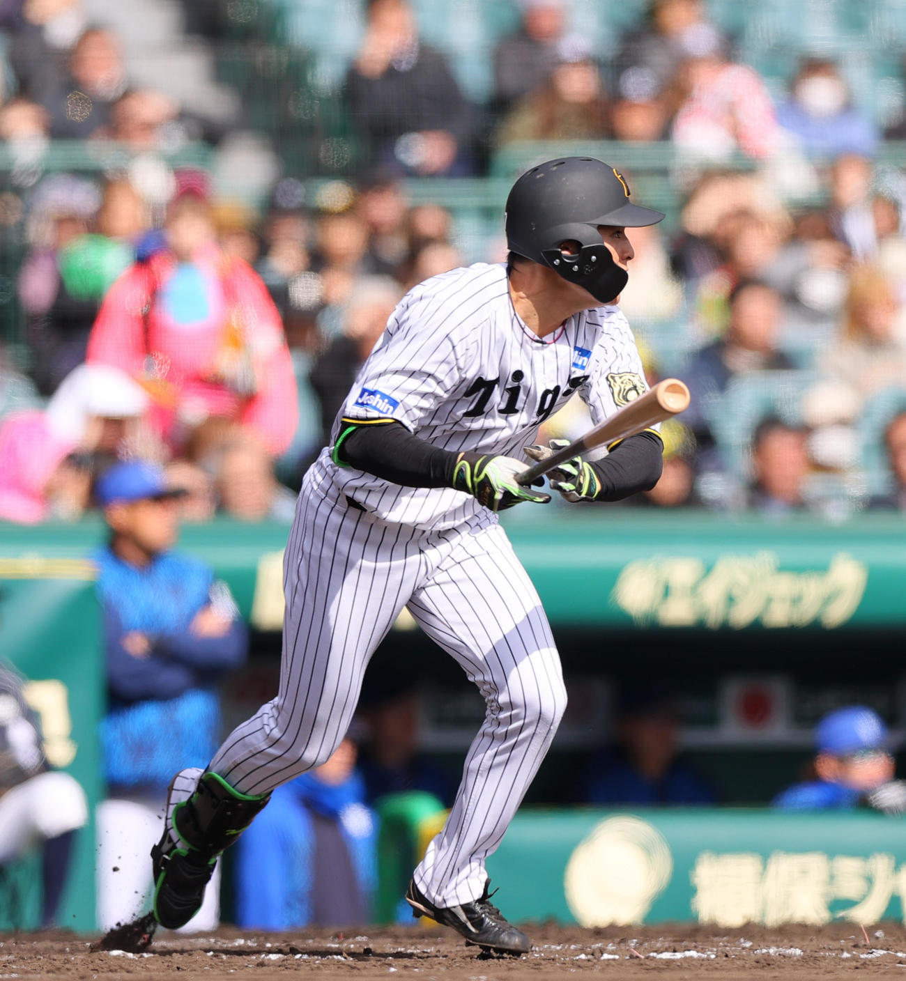 オープン戦・阪神対DeNA 3回裏阪神1死満塁、高寺は左前2点適時打を放つ（撮影・上山淳一）