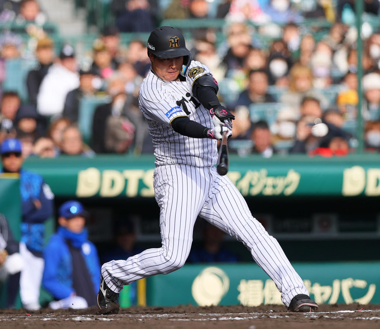 オープン戦・阪神対DeNA 7回裏阪神1死二塁、代打大山は右適時二塁打を放つ（撮影・上山淳一）