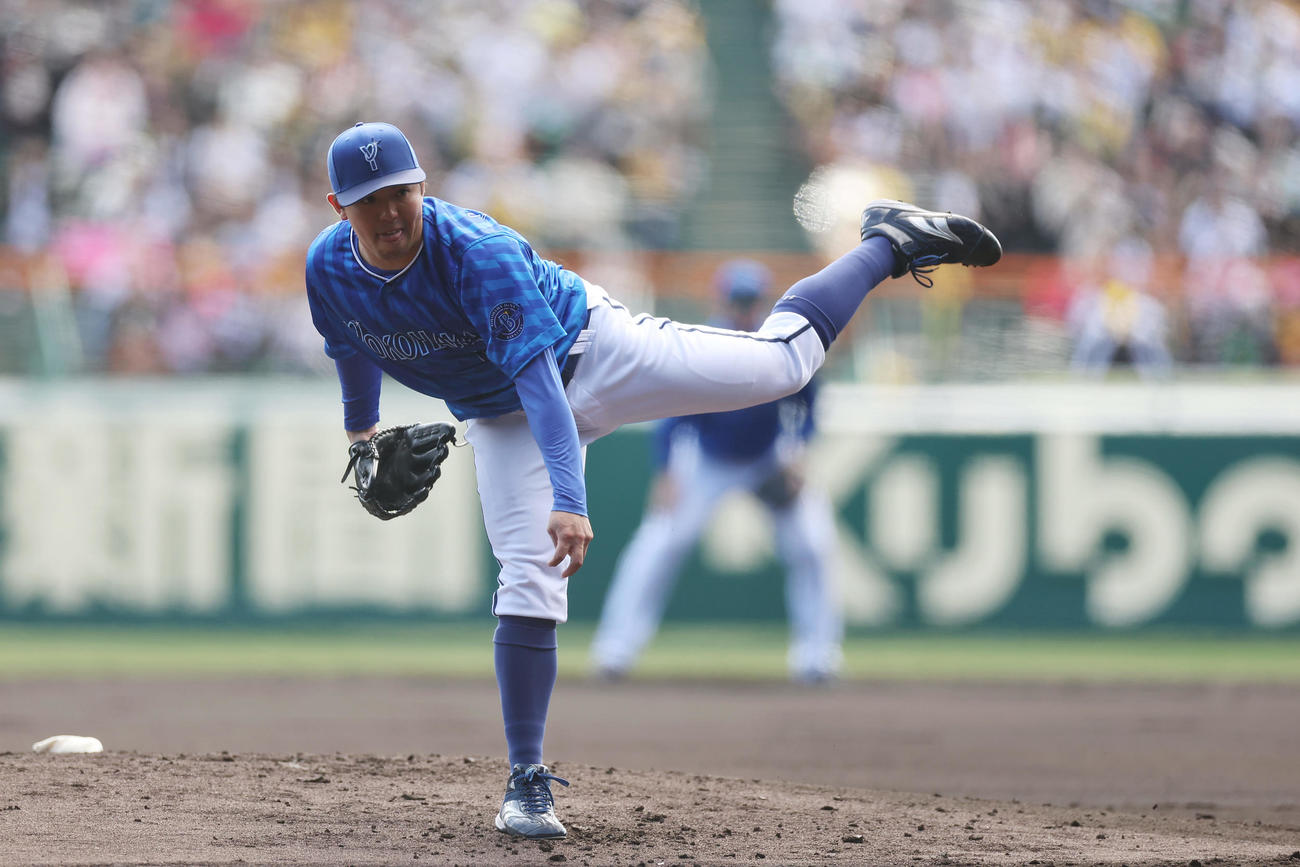 阪神対DeNA　力投するDeNA先発の東（撮影・前田充）