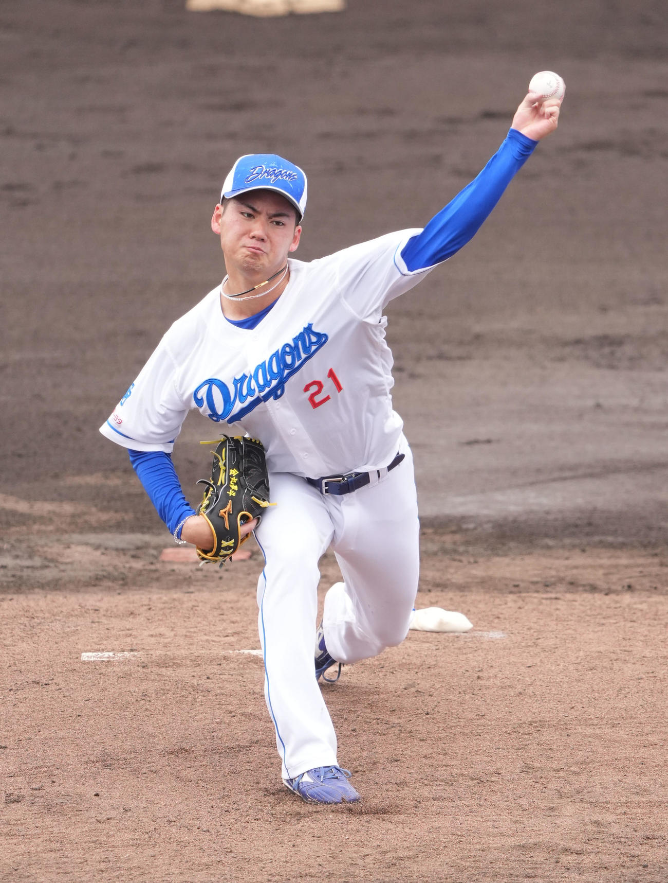 シート打撃練習に登板する金丸（撮影・森本幸一）