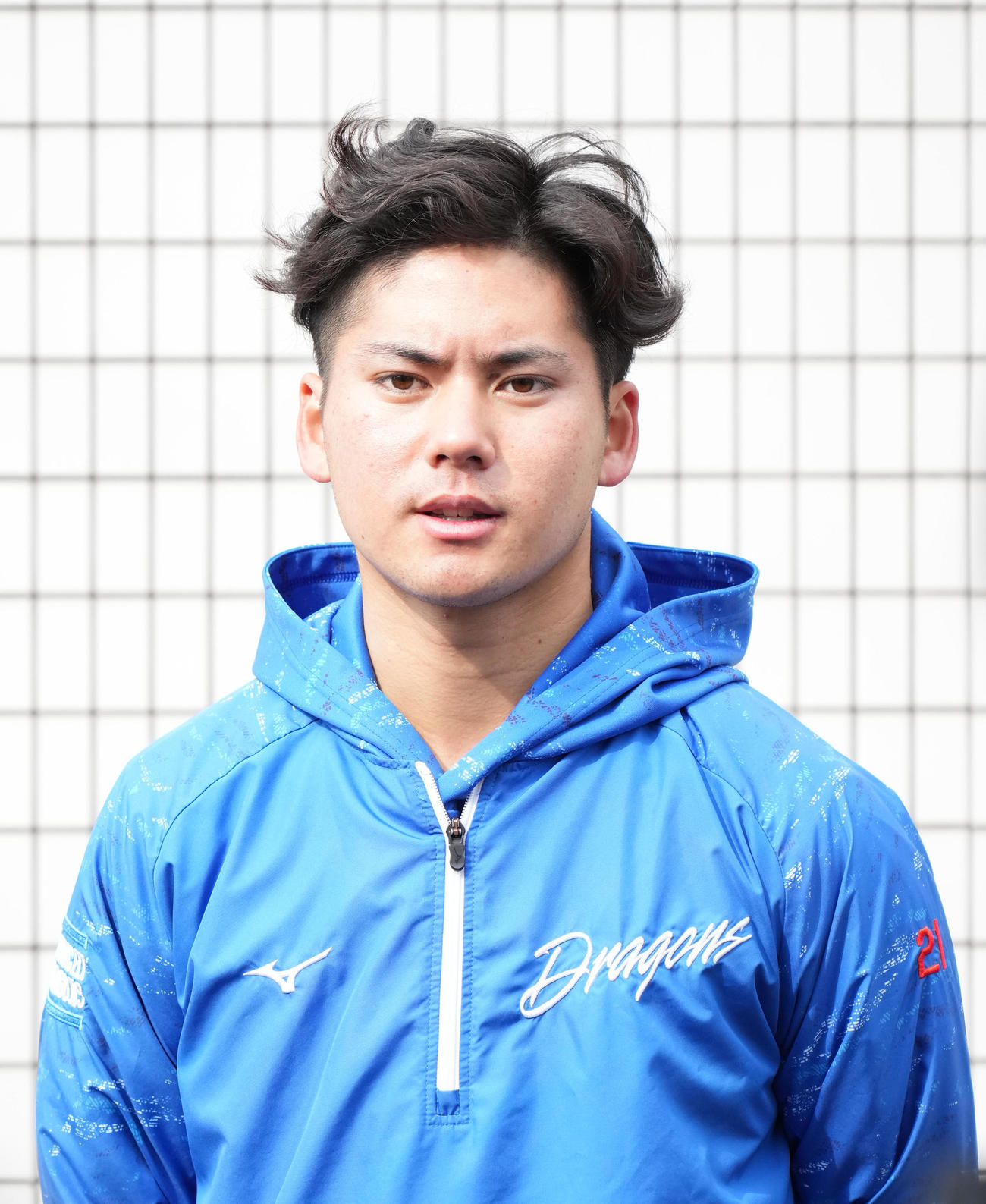 シート打撃練習に登板後、取材に応じる金丸（撮影・森本幸一）