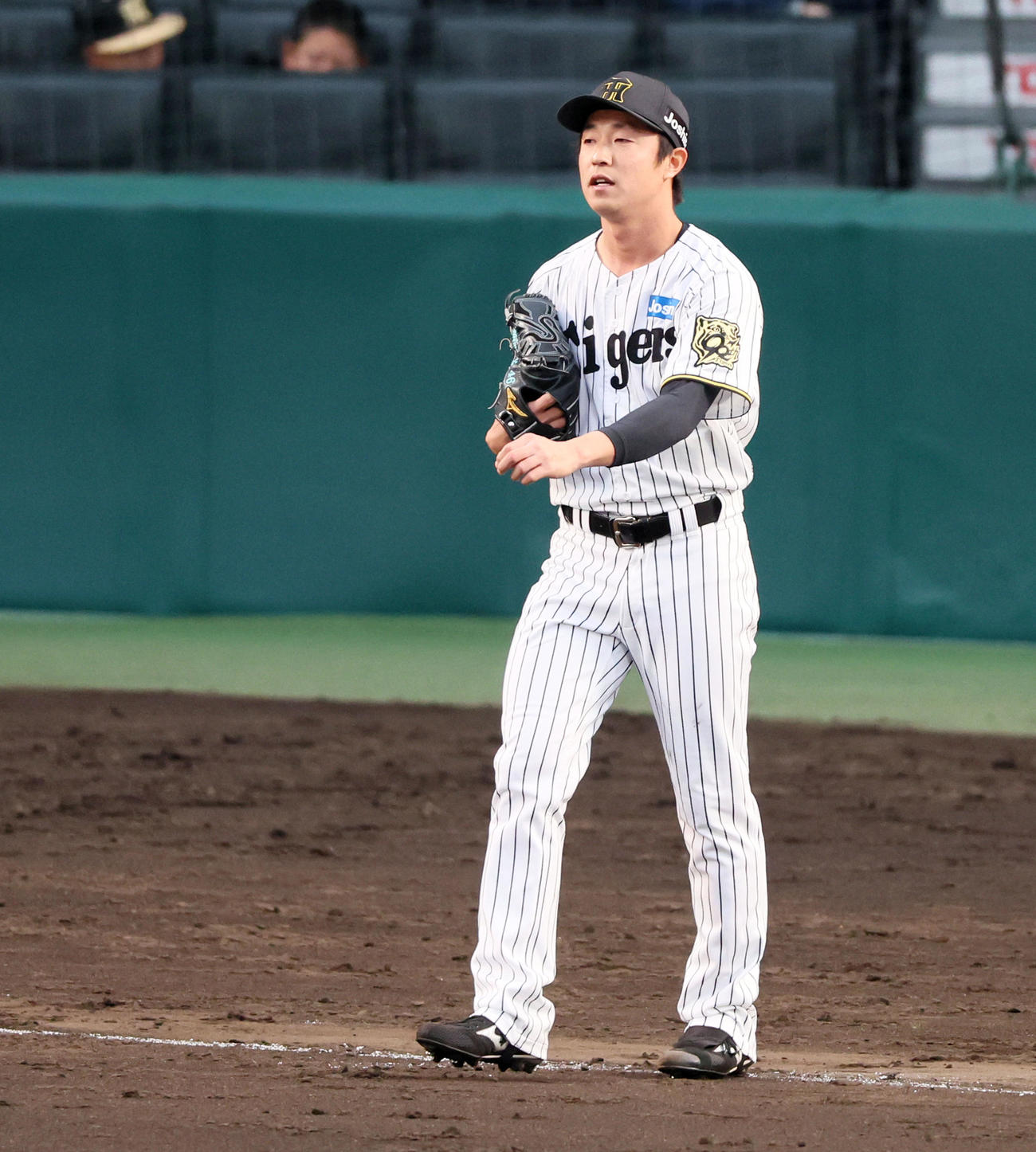 阪神対DeNA 9回表DeNA2死一、三塁、島本は代打勝又に右前適時打を打たれ勝ち越しを許す（撮影・加藤哉）