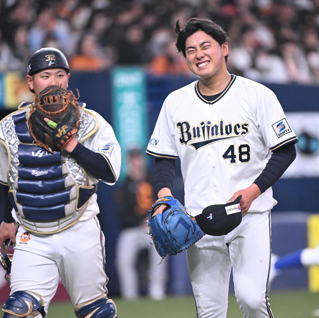 オリックス対巨人　8回に1点を失い悔しがるオリックス東松（撮影・和賀正仁）