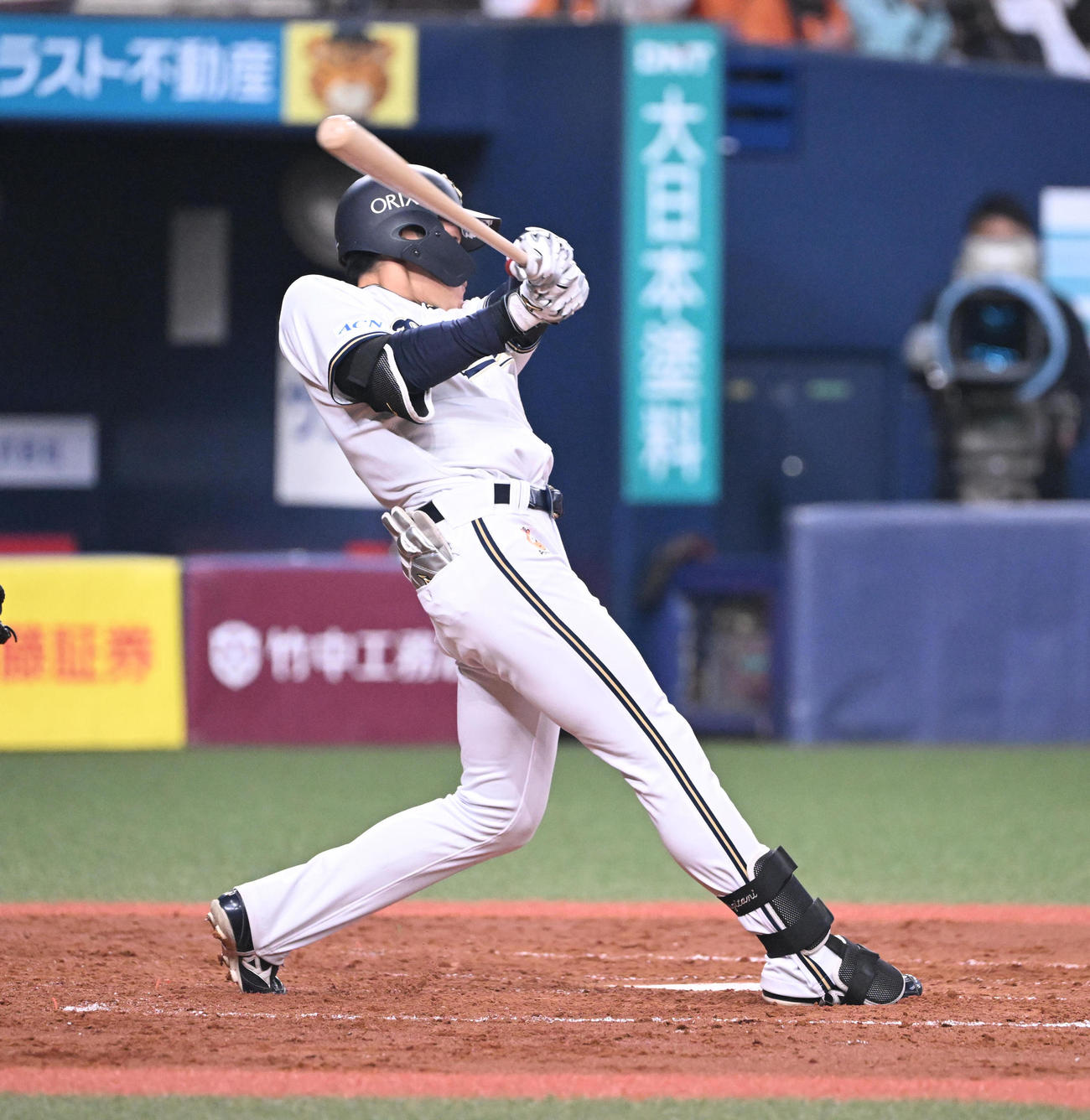 オリックス対巨人　3回裏オリックス1死、左前打を放つ麦谷（撮影・和賀正仁）