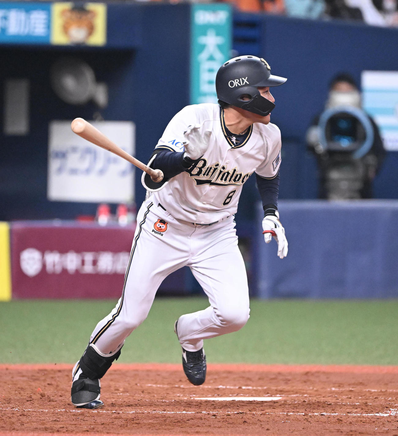 オリックス対巨人　3回裏オリックス1死、左前打を放つ麦谷（撮影・和賀正仁）
