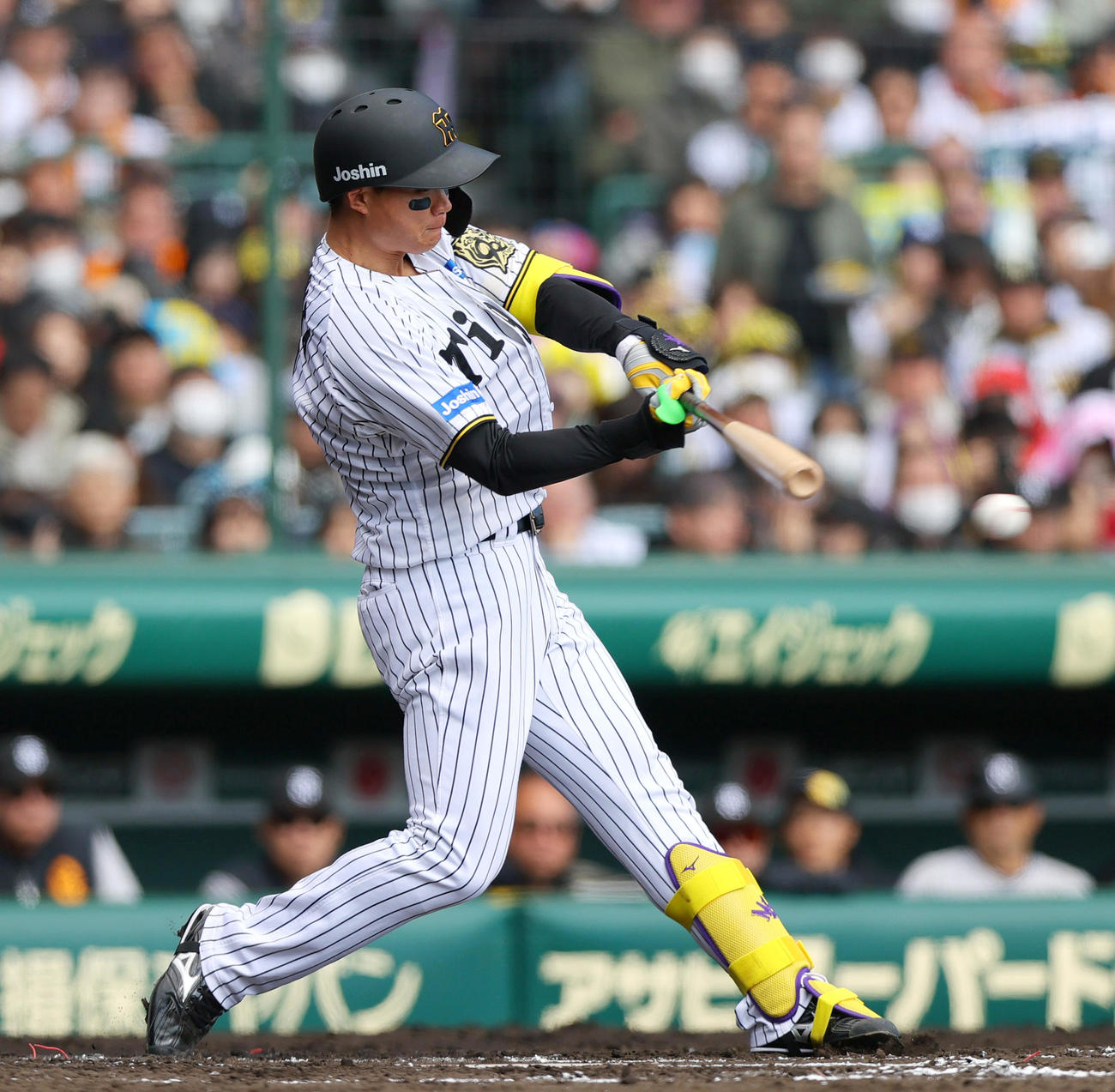オープン戦・阪神対巨人　2回裏阪神無死、森下は左前打を放つ（撮影・上山淳一）