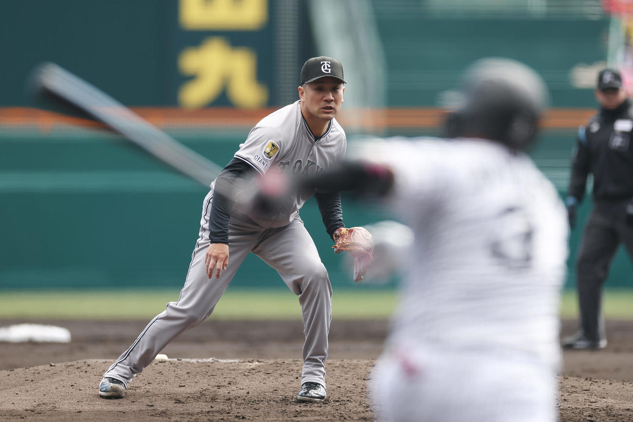 阪神対巨人　2回裏阪神無死一塁、大山を空振り三振に仕留める田中将（撮影・前田充）
