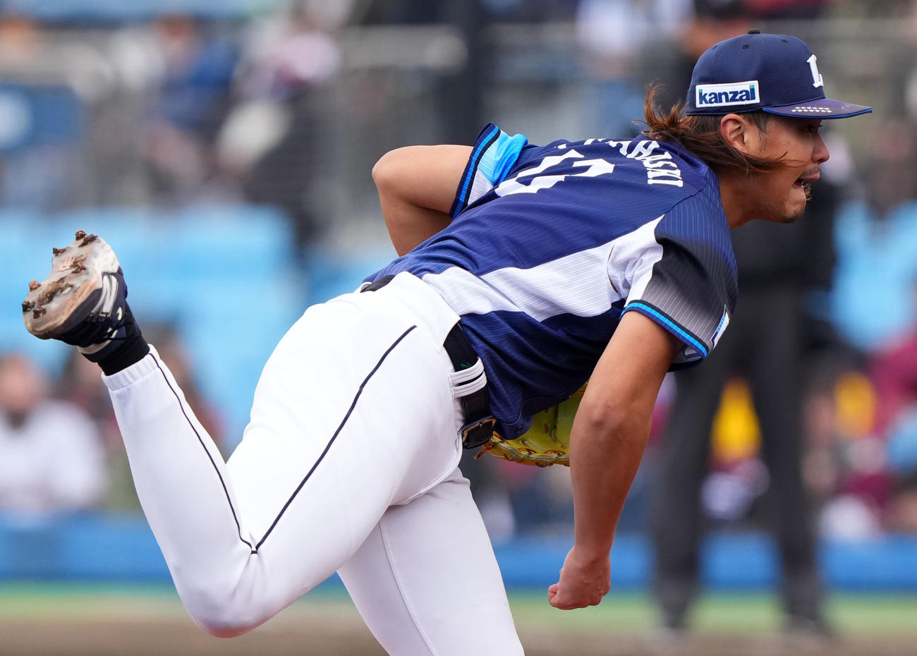 楽天対西武　力投する西武先発の高橋（撮影・横山健太）