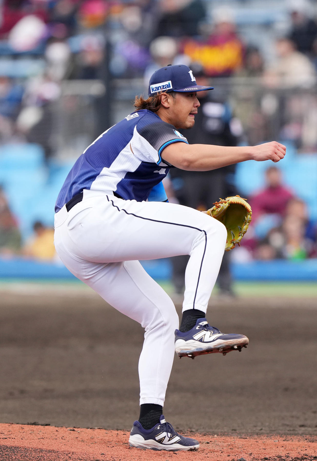 楽天対西武　力投する西武先発の高橋（撮影・横山健太）